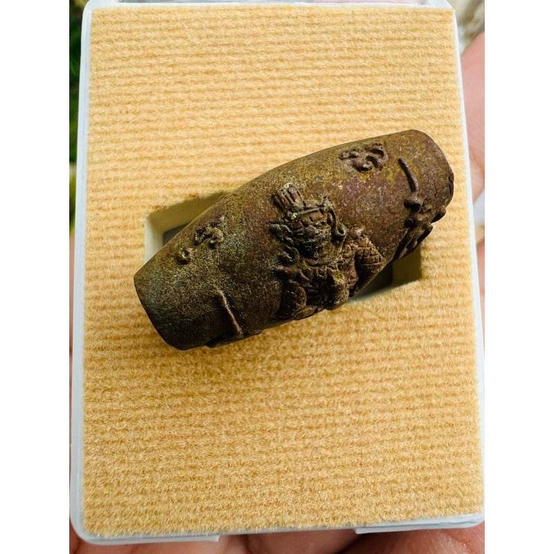 Phra Thao Wes Suwan Amulet First Edition - Rare Spiritual Charm for Protection and Success Thunderbolt Copper (ทองแดงฟ้าผ่า)