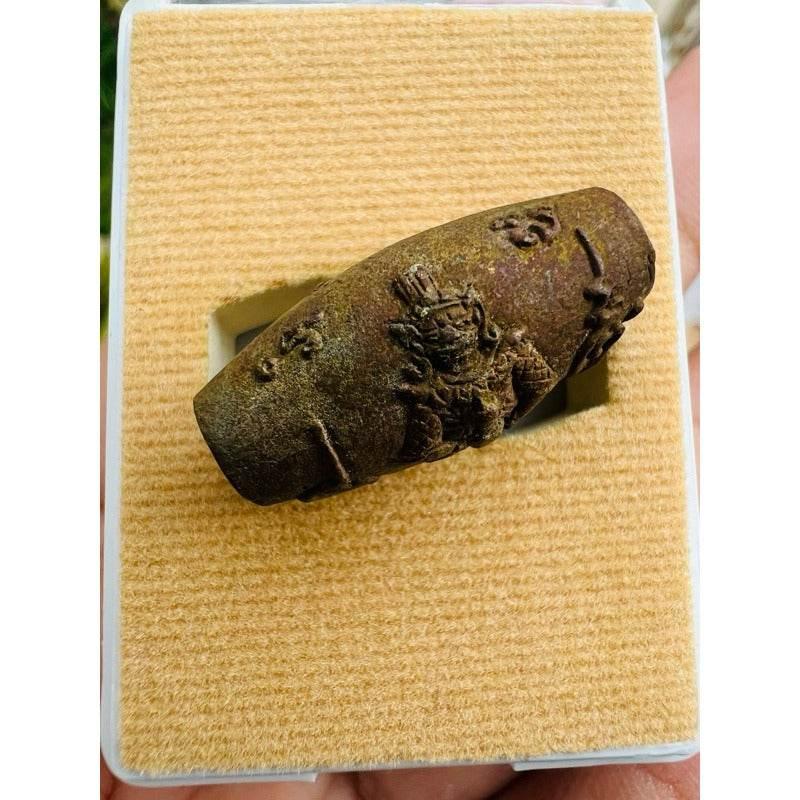 Phra Thao Wes Suwan Amulet First Edition - Rare Spiritual Charm for Protection and Success Thunderbolt Copper (ทองแดงฟ้าผ่า)
