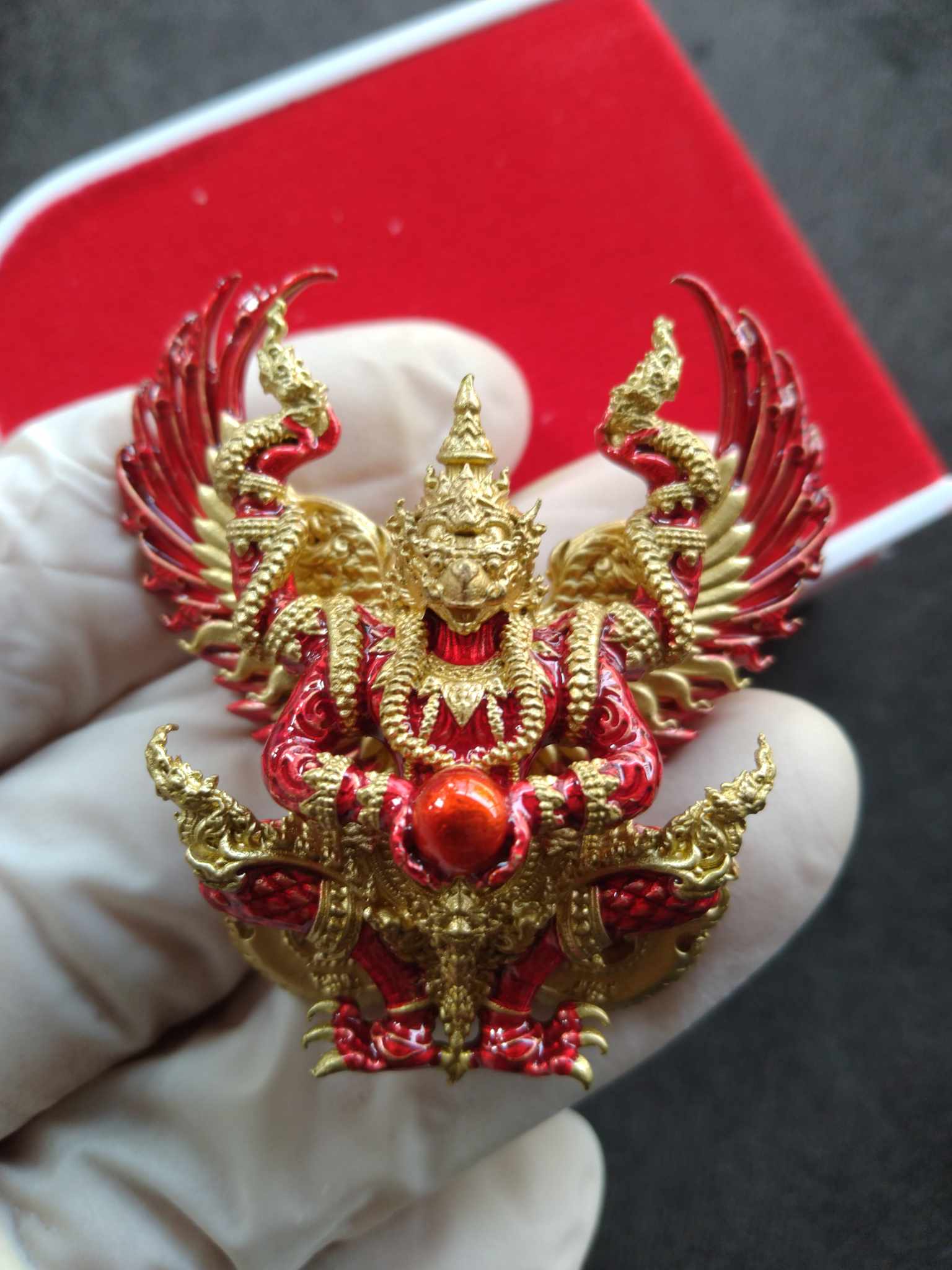 Phaya Krut Maha Amnat Amnat 4-Claws – Ruay Ruay Ruay Edition pendant by Thai Blessing Co gold red Garuda amulet with red gem