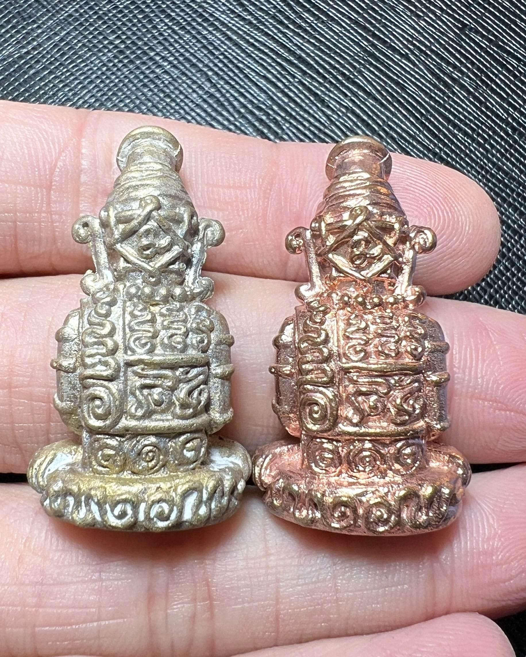 Ruesi Nok Ked Amulet Maha Yantra Wai Kru for Love, Wealth, and Protection