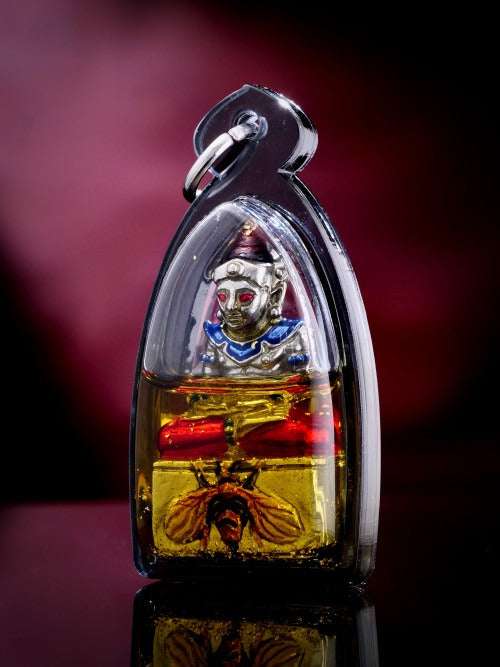 ✨ Sacred "Phaya Ngang Maeng Wan Kham" (Golden Fly Ngang): White Gold Alloy & Enamel Edition, Encased in "Wahn Dok Thong" Sacred Oil – Consecrated by Kruba Khamfan, Wat Kor Chok, Chiang Mai (2025) Thai Blessing Co By RURUECHA