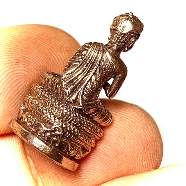 ✨ Sacred Phra Upakut 'Nuer Duang' Amulet 2015 – Polished Red Satang Copper Edition by Kruba Na (Doi Ihuy) – The Ultimate Destiny-Enhancing Talisman for Overcoming Obstacles, Supreme Wealth, and Winning Luck (3.1 x 1.8 cm)