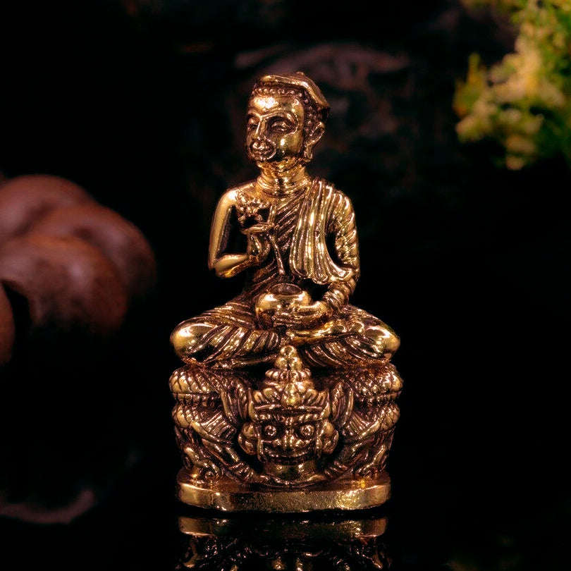 ✨ Sacred Phra Upakut 'Nuer Duang' Amulet 2015 – Polished Red Satang Copper Edition by Kruba Na (Doi Ihuy) – The Ultimate Destiny-Enhancing Talisman for Overcoming Obstacles, Supreme Wealth, and Winning Luck (3.1 x 1.8 cm)