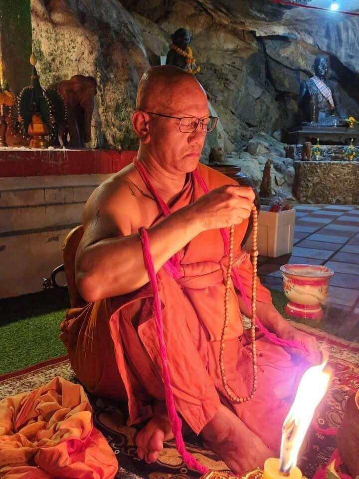 Sacred Thai Yantra Cloth for Luck - Powerful Phaya Hong Hemraj Ta Pranjan Amulet