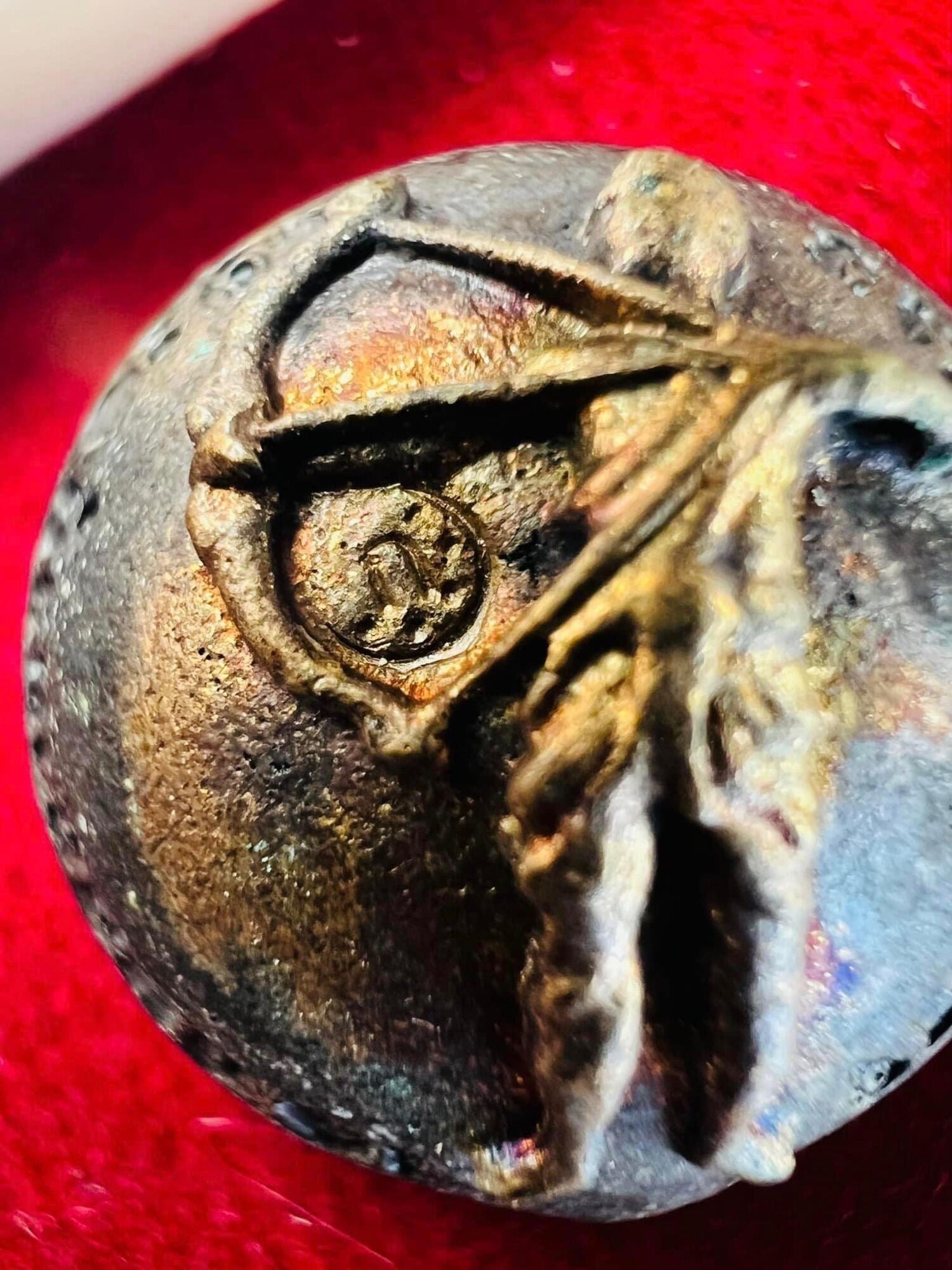 Unleash Prosperity with the Legendary Luk Nu Bhandal Sap Charm - Ancient Bullet and Arrow Amulet from Southern Thailand