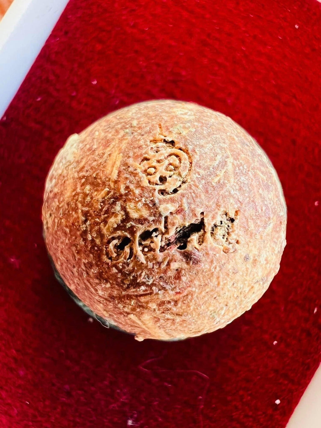 Unleash Prosperity with the Legendary Luk Nu Bhandal Sap Charm - Ancient Bullet and Arrow Amulet from Southern Thailand