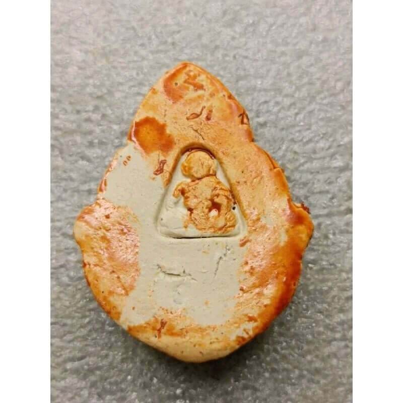 First Era Phong Amulet by Luang Por Im, Wat Thung Na Mai – Sacred Blessing from Wat Khao Or (840 Pieces) 首期粉质佛牌 - 龙波印大师 | 宋卡府通那迈寺 | 高奥寺加持限量840枚 - Thai Blessing Co