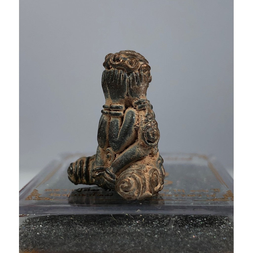 🙈🛡️ Supreme Ultimate Blind Guardian Amulet – Phra Pidta Maha Utmo Edition for Invincible Protection & Prestige Power