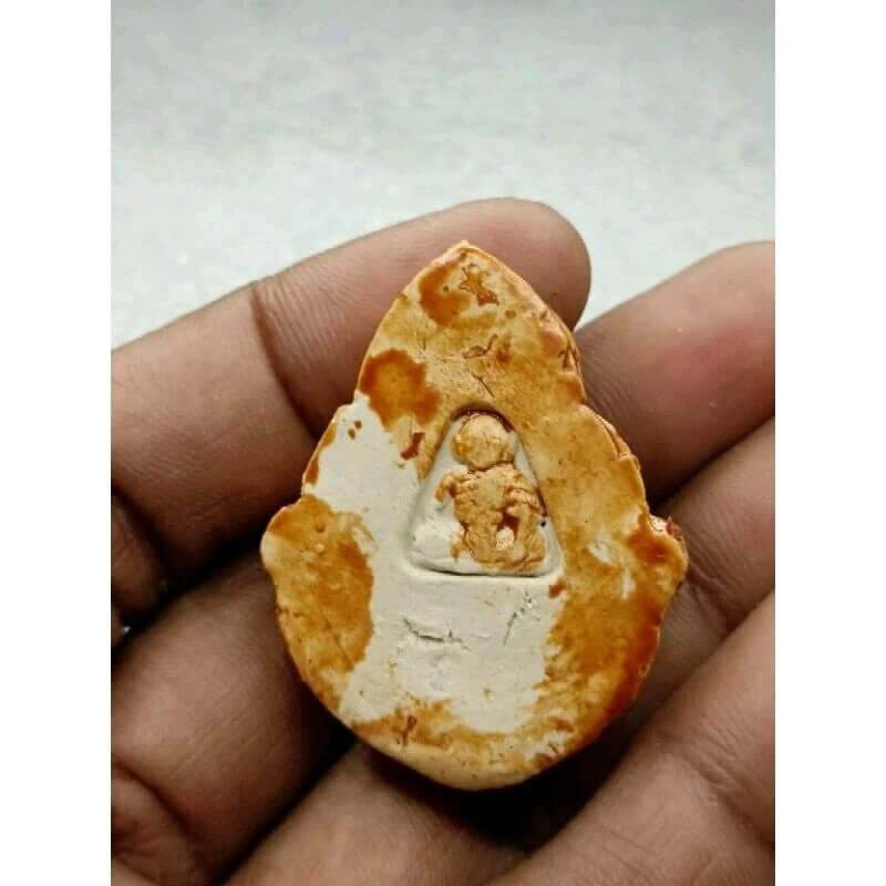 First Era Phong Amulet by Luang Por Im, Wat Thung Na Mai – Sacred Blessing from Wat Khao Or (840 Pieces) 首期粉质佛牌 - 龙波印大师 | 宋卡府通那迈寺 | 高奥寺加持限量840枚 - Thai Blessing Co