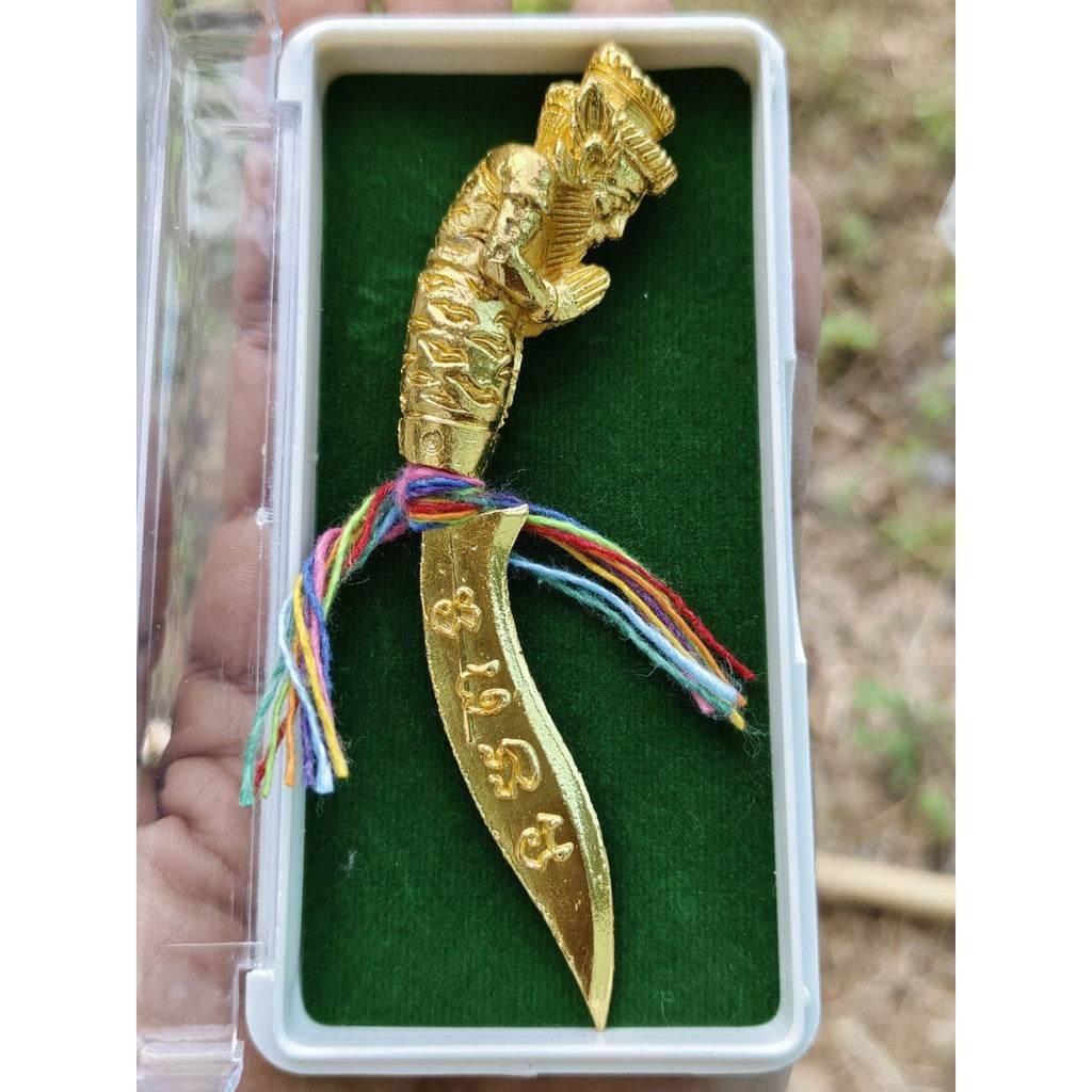 Sacred Exorcism Dagger – Luang Por Jun (Destroy Evil Spirits &amp; Attract Fortune) 比佛南传奇驱邪匕首 — 罗浮占上师驳鬼驱魔 教你招财守护 - Thai Blessing Co