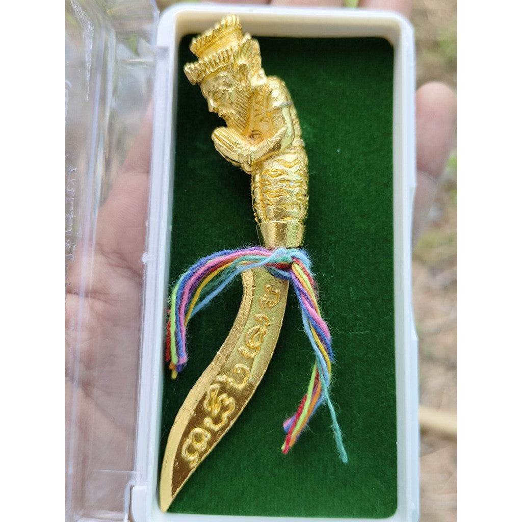 Sacred Exorcism Dagger – Luang Por Jun (Destroy Evil Spirits &amp; Attract Fortune) 比佛南传奇驱邪匕首 — 罗浮占上师驳鬼驱魔 教你招财守护 - Thai Blessing Co