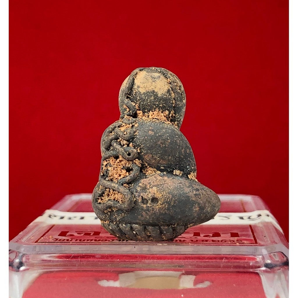 ✨ Ancient Phra Pidta Talisman by Luang Pu Saen – Supreme Protection, Invincibility & Prosperity Booster