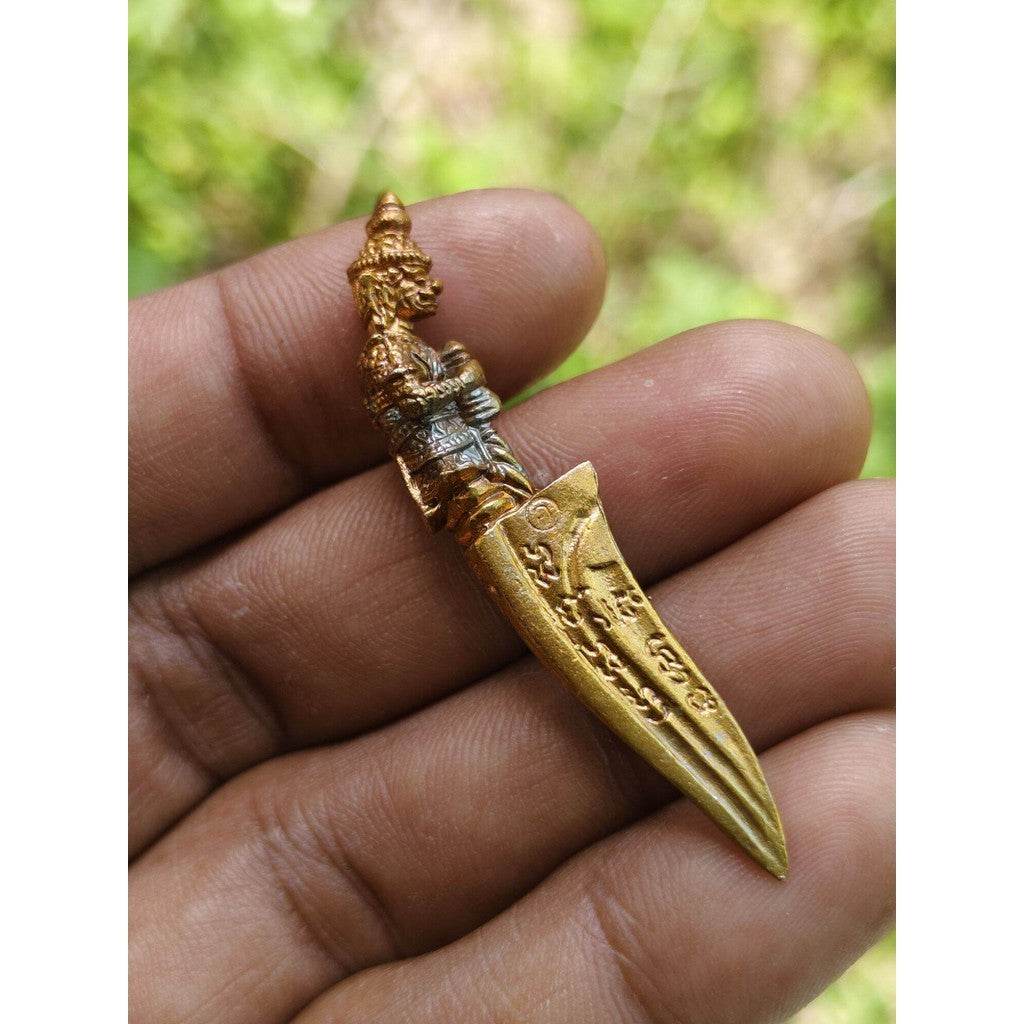 Master Exorcist Knife – Ajarn Eiad’s 2021 Spirit-Banishing Blade” 掌驭灵界的神圣法刀 2021年艾阿占大师驱邪刀 - Thai Blessing Co