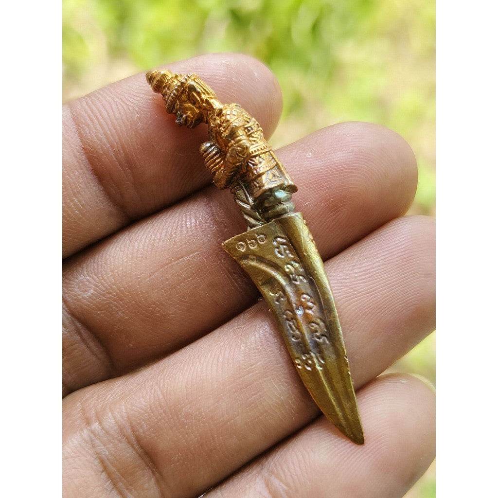 Master Exorcist Knife – Ajarn Eiad’s 2021 Spirit-Banishing Blade” 掌驭灵界的神圣法刀 2021年艾阿占大师驱邪刀 - Thai Blessing Co