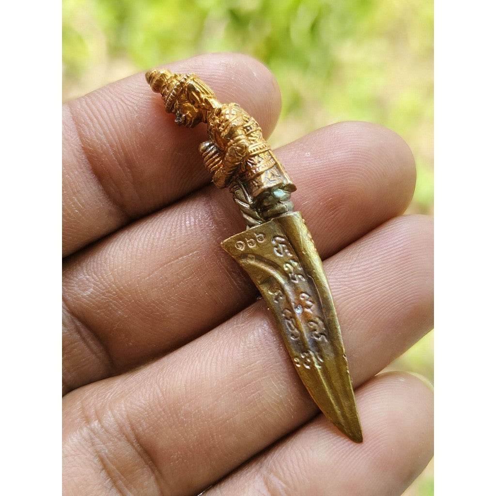 Master Exorcist Knife - Ajarn Eiad's 2021 Spirit-Banishing Blade for Spiritual Protection and Cleansing