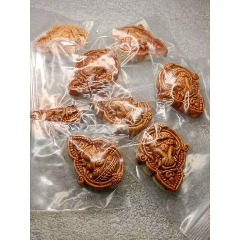 First Era Phong Amulet by Luang Por Im, Wat Thung Na Mai – Sacred Blessing from Wat Khao Or (840 Pieces) 首期粉质佛牌 - 龙波印大师 | 宋卡府通那迈寺 | 高奥寺加持限量840枚 - Thai Blessing Co