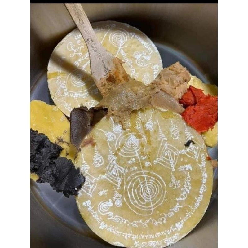 🌟🍯 Supreme Golden Face Beeswax Charm – Na Na Thong First Edition for Destiny Reversal & Prosperity Surge