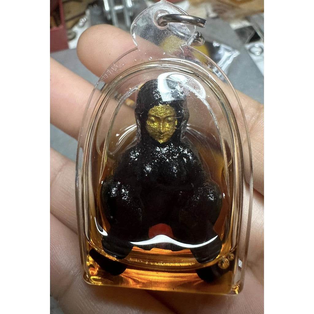 Mae Haek Takian Spirit Amulet – Ultimate Charm &amp; Wealth Attraction by Master Ruesi Somdej (Kruba Det) – 2022 Edition&nbsp;破财封印符“招财女神”塔坚木灵力圣物 – 高人鲁士宋杰（库巴达）加持之 2565 年版！ - Thai Blessing Co