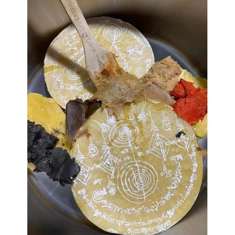 First Edition Phra Lak Front Gold Lip Balm – Magnetic Charm &amp; Prosperity Amulet | Ajarn Plian &amp; Ajarn Doi, Trang Province 第一版金面帕拉帕蜡口红膏 – 魅力磁场与财富加持圣物 | 阿赞变 &amp; 阿赞多（董里府） - Thai Blessing Co
