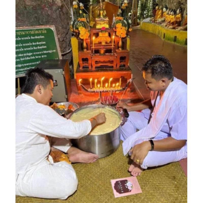 First Edition Phra Lak Gold Lip Balm - Prosperity Amulet & Magnetic Charm by Ajarn Plian & Ajarn Doi, Trang Province