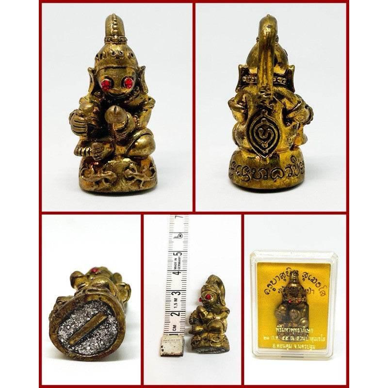 Modern Thai Artisan Pendant – Unique Statement Jewelry for Trendsetters | 现代泰式工艺吊坠 – 个性饰品专为全球潮人设计 brass