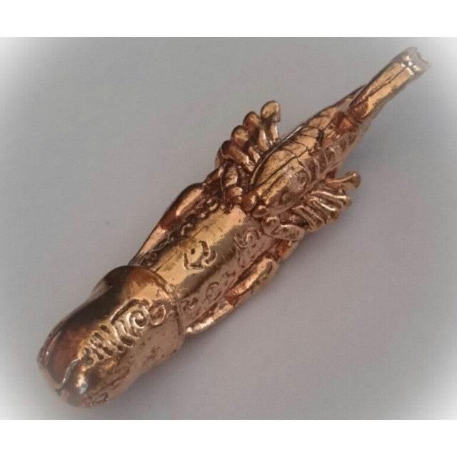 Plad Maengpong Wealth Summoner Amulet – Scorpion Officer for Prosperity & Metta | Consecrated by Luangpu Kru Ba Thammamuni Thitathammo, Mahasarakham