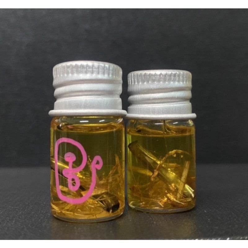 Sacred Passion Root Oil – Thai Charm Oil Blessed by Khruba Det for Ultimate Love &amp; Attraction 泰国招桃花情欲根油 – Khruba Det 开光加持，助你魅力无边、情缘满满！ - Thai Blessing Co