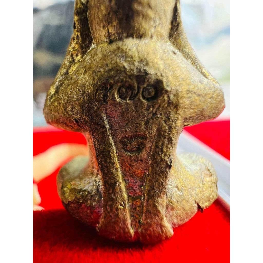 Fortune Amulet Phra Pid Ta - Divine Shield & Prosperity from Hea Aor Lineage