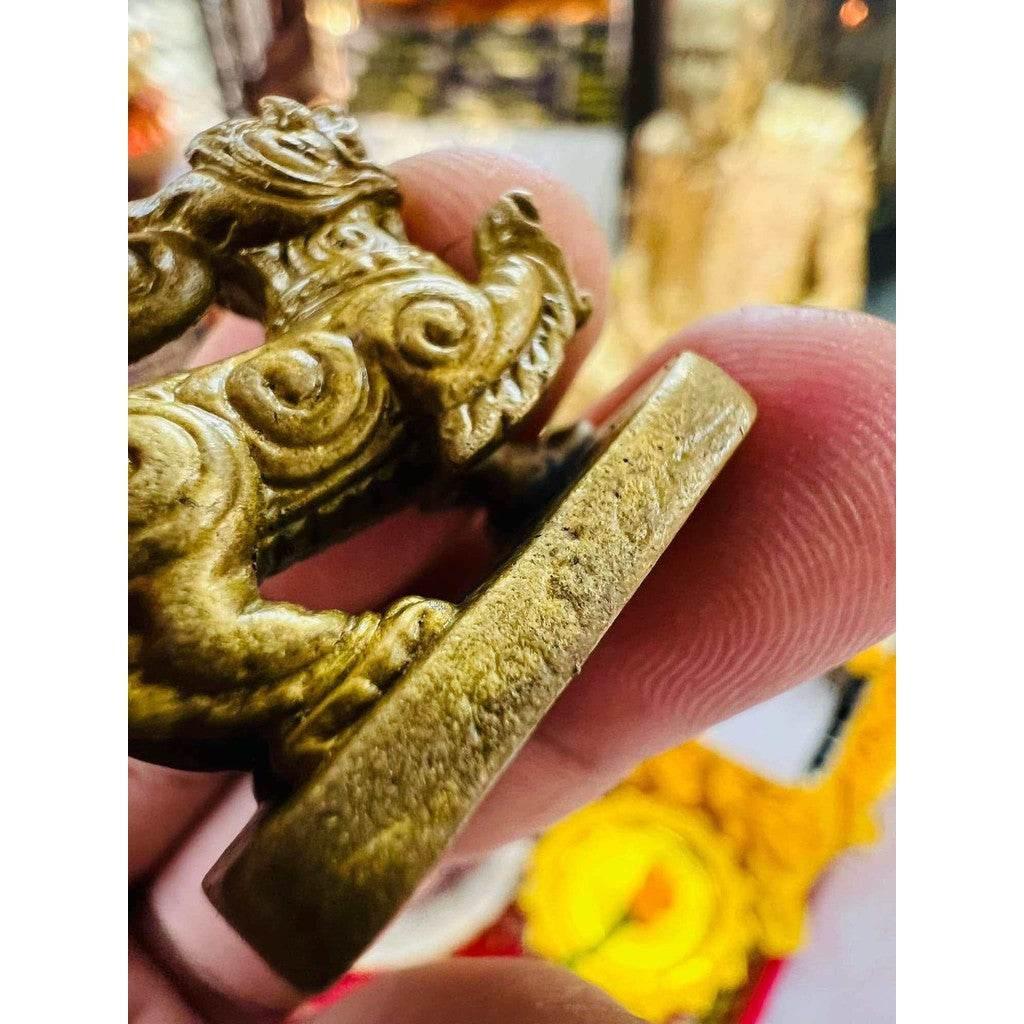 Sing Kradot 2 Amulet by Ajarn Jarun - Powerful Leadership Talisman from Wat Khao Mueang Kao