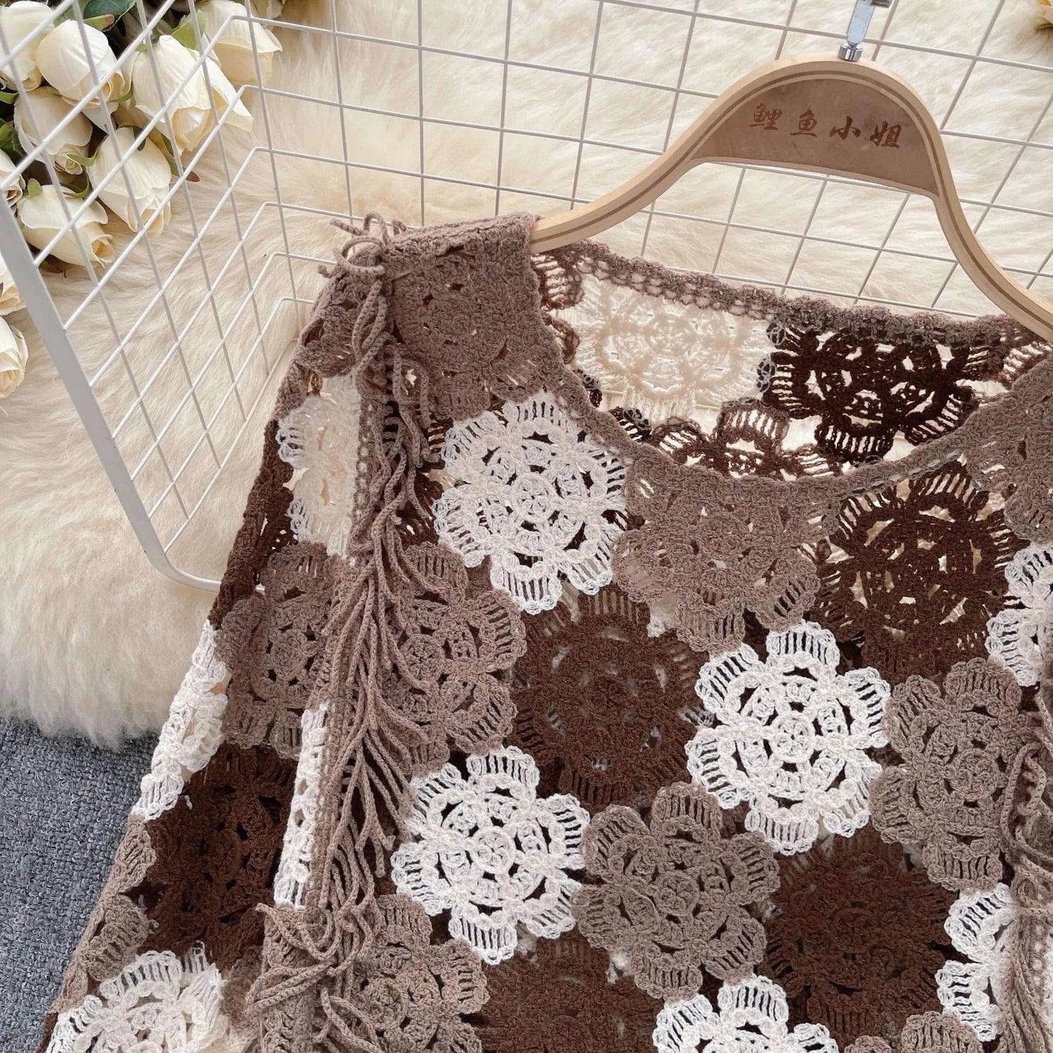 SINGREINY Bohemian Hollow Out Top - Tassels Knit Long Sleeve Blouse with Hook Flower Design for Vintage Y2K Chic Streetwear