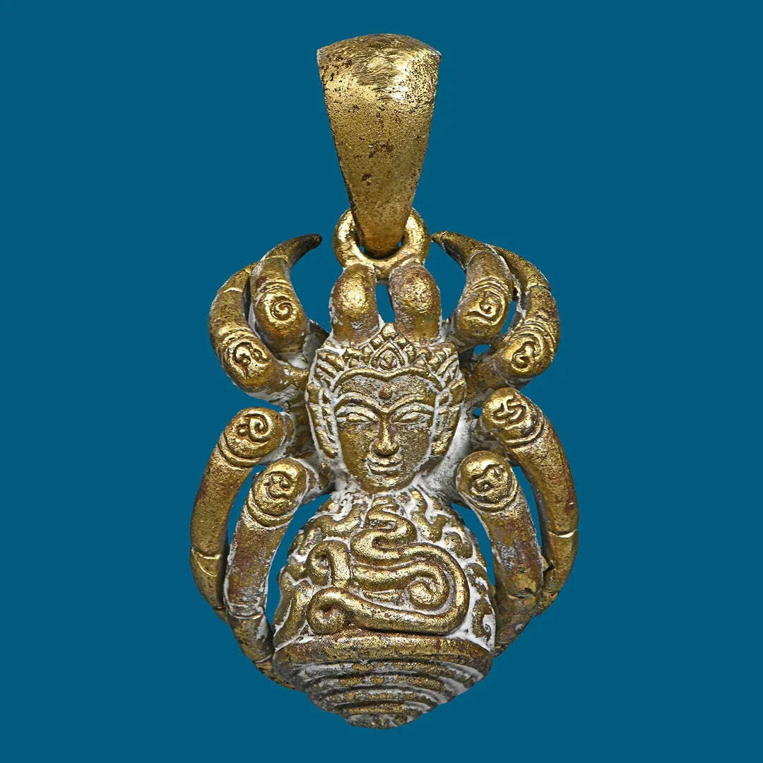 🪬Spider of Narai Eight-Armed Wealth – Golden “Treasure Web” Talisman (Thong Ma Lor Alloy) by Tu Chao Pu Wha Lhing Wirathayo