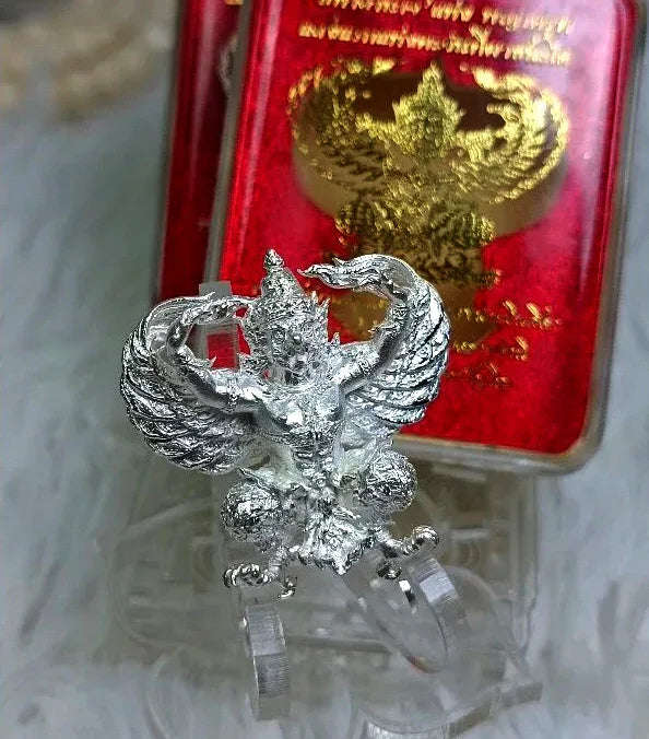 🦅 Supreme Dawn Garuda of Great Power – “Maha Authority & Wealth Guardian” Amulet by Luang Pu Kun Akkapanyo (Pha Chanadai, Ubon Ratchathani, 2017) Silver