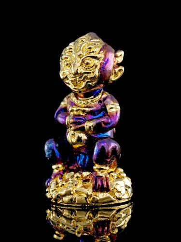 Supreme Phaya Si Hu Ha Ta "Purple Sheen & Gold Patterned Samrit" Sculptural Statue Amulet - Khru Ba Tao Wat Thung Setthi (Wat Ubosot Ban Lao) 2024 (Master Purple-Gold Edition) Thai Blessing Co By RURUECHA