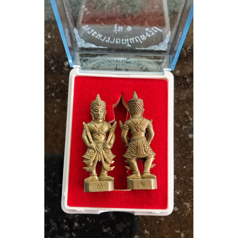 ✨ Imperial "Narayana Avatar" (Phra Narai Plaeng Roop): The Sovereign Shape-Shifter for Absolute Authority, Miracle Success, and Destiny Reversal by Luang Pu Maen (Legendary "Khrua Ta Saeng" & Wat Rakang Lineage Edition)