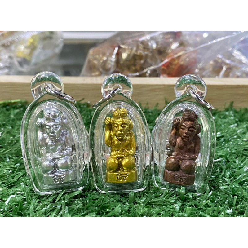 ✨ Sacred Nang Kwak "The Millionaire Sovereign": 1st Edition Ancient Bronze Wealth Beckoner – Crafted in Early Rattanakosin Royal Art Style by Grandmaster Arjan Kom (Suphanburi) – Infused with Rare Subterranean Stingless Bee Wax (Chan-Rong)