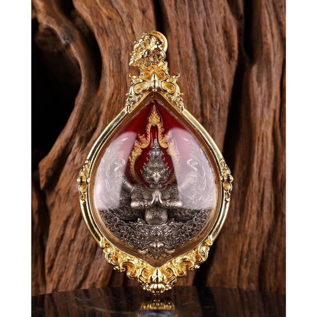 Garuda Kalasuban Amulet – Thai Sacred Coin for Wealth, Protection & Power