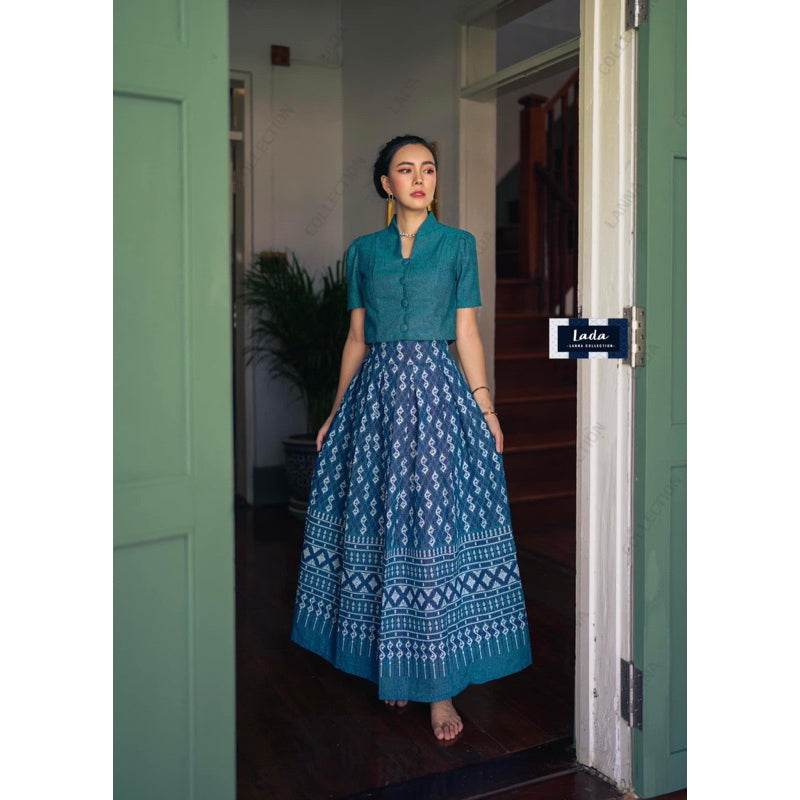 Must-Have Collar Short Sleeve Top &amp; Royal Request Print Pleated Skirt Set – Terracotta Orange, Black, Purple &amp; Green | Traditional Thai Cotton Outfit for Women One-Sake.com ดำ / L ดำ / S ดำ / M ดำ / S-ดำ / M-ดำ / L-ดำ / XL-ส้มอิฐ / S-ส้มอิฐ / M-ส้มอิฐ / L-ส้มอิฐ / XL-เขียว / S-เขียว / M-เขียว / L-เขียว / XL-ม่วง / S-ม่วง / M-ม่วง / L-ม่วง / XL-แดง / S-แดง / M-แดง / L-แดง / XL-กรม / S-กรม / M-กรม / L-กรม / XL-