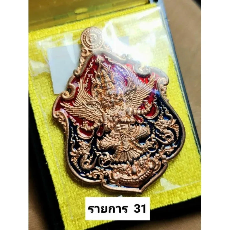 🦅 THE TYCOON OF THE SKIES: PHYA KRUT ✨ The Sovereign Garuda: Luang Pu Foo 2020 "Jao Sua Wentai" Edition – The Ultimate Icon of Royal Wealth & Elite Authority Enameling on red and blue.