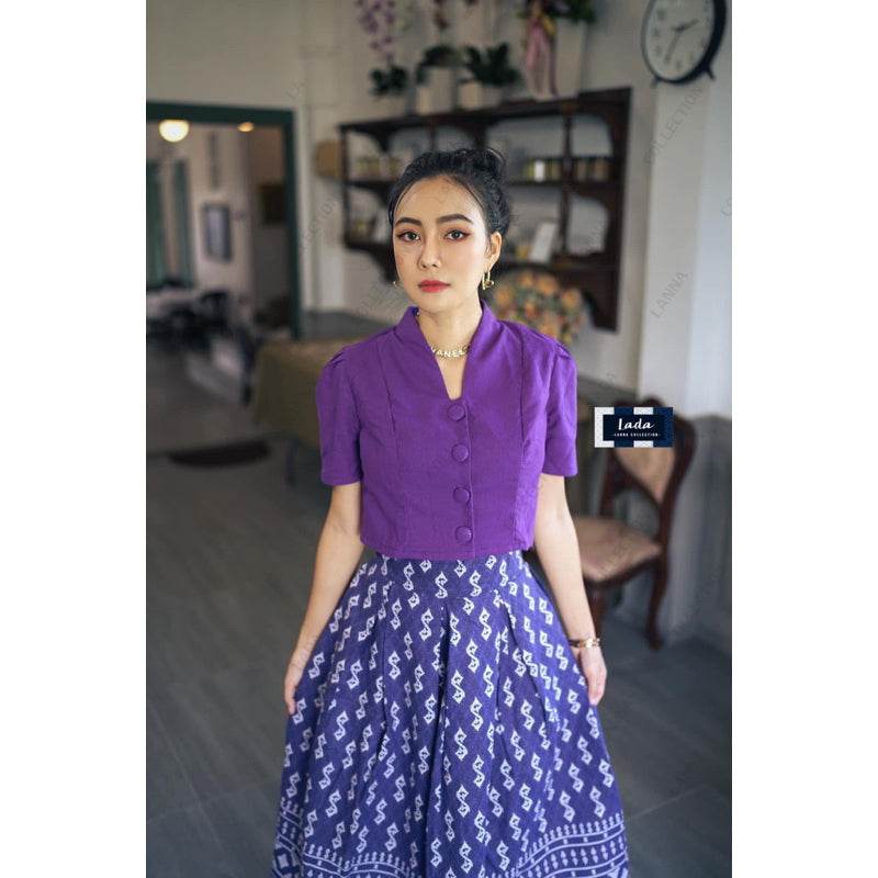Must-Have Collar Short Sleeve Top &amp; Royal Request Print Pleated Skirt Set – Terracotta Orange, Black, Purple &amp; Green | Traditional Thai Cotton Outfit for Women One-Sake.com ดำ / L ดำ / S ดำ / M ดำ / S-ดำ / M-ดำ / L-ดำ / XL-ส้มอิฐ / S-ส้มอิฐ / M-ส้มอิฐ / L-ส้มอิฐ / XL-เขียว / S-เขียว / M-เขียว / L-เขียว / XL-ม่วง / S-ม่วง / M-ม่วง / L-ม่วง / XL-แดง / S-แดง / M-แดง / L-แดง / XL-กรม / S-กรม / M-กรม / L-กรม / XL-