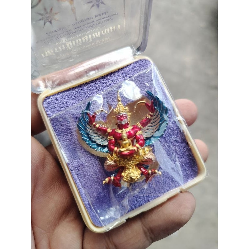 🦅 "Setthi Ngoen Lai Ma" Garuda Amulet: The "Money Flows In" Edition (Wat Phra Mahathat, Nakhon Si Thammarat) – Wealth & Power Enamelled airplane wings