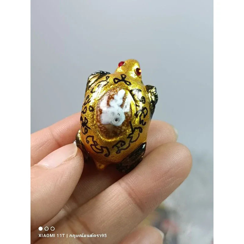 🐢 "Wealth Turtle" Bia Gae Shell Amulet: Maha Phokhasap Edition – Blessed by Luang Phor Chalerm (Wat Sam Krabue Phueak) – Lineage of Luang Pu Liu