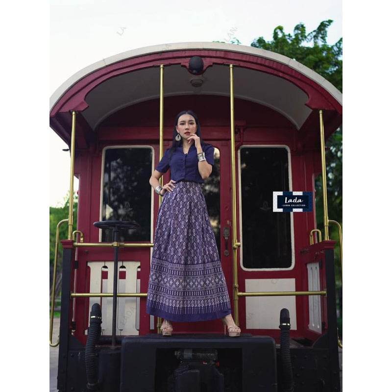 Must-Have Collar Short Sleeve Top &amp; Royal Request Print Pleated Skirt Set – Terracotta Orange, Black, Purple &amp; Green | Traditional Thai Cotton Outfit for Women One-Sake.com ดำ / L ดำ / S ดำ / M ดำ / S-ดำ / M-ดำ / L-ดำ / XL-ส้มอิฐ / S-ส้มอิฐ / M-ส้มอิฐ / L-ส้มอิฐ / XL-เขียว / S-เขียว / M-เขียว / L-เขียว / XL-ม่วง / S-ม่วง / M-ม่วง / L-ม่วง / XL-แดง / S-แดง / M-แดง / L-แดง / XL-กรม / S-กรม / M-กรม / L-กรม / XL-