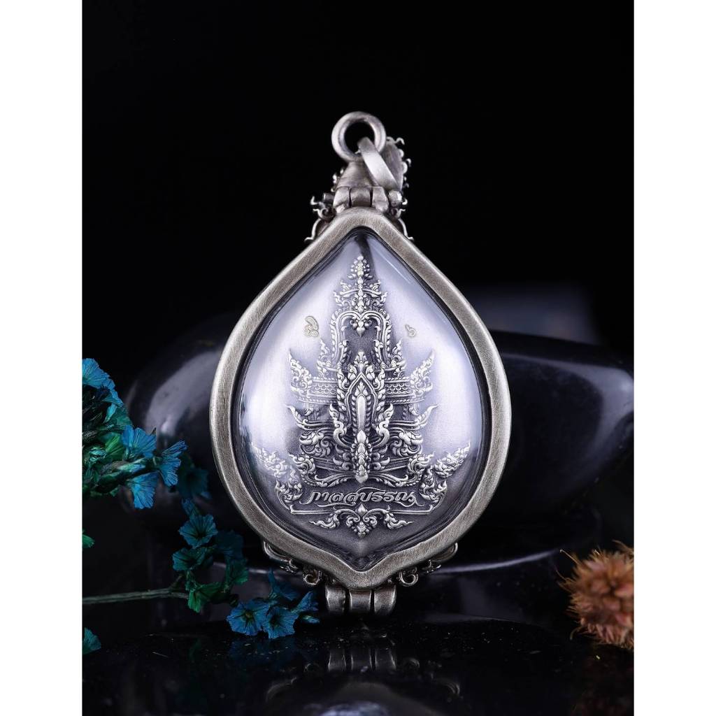 Garuda Galasubhan Silver Amulet Unleash Power, Wealth, and Divine Protection