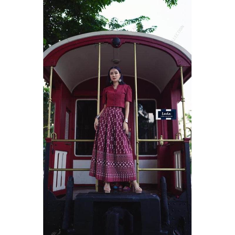 Must-Have Collar Short Sleeve Top &amp; Royal Request Print Pleated Skirt Set – Terracotta Orange, Black, Purple &amp; Green | Traditional Thai Cotton Outfit for Women One-Sake.com ดำ / L ดำ / S ดำ / M ดำ / S-ดำ / M-ดำ / L-ดำ / XL-ส้มอิฐ / S-ส้มอิฐ / M-ส้มอิฐ / L-ส้มอิฐ / XL-เขียว / S-เขียว / M-เขียว / L-เขียว / XL-ม่วง / S-ม่วง / M-ม่วง / L-ม่วง / XL-แดง / S-แดง / M-แดง / L-แดง / XL-กรม / S-กรม / M-กรม / L-กรม / XL-