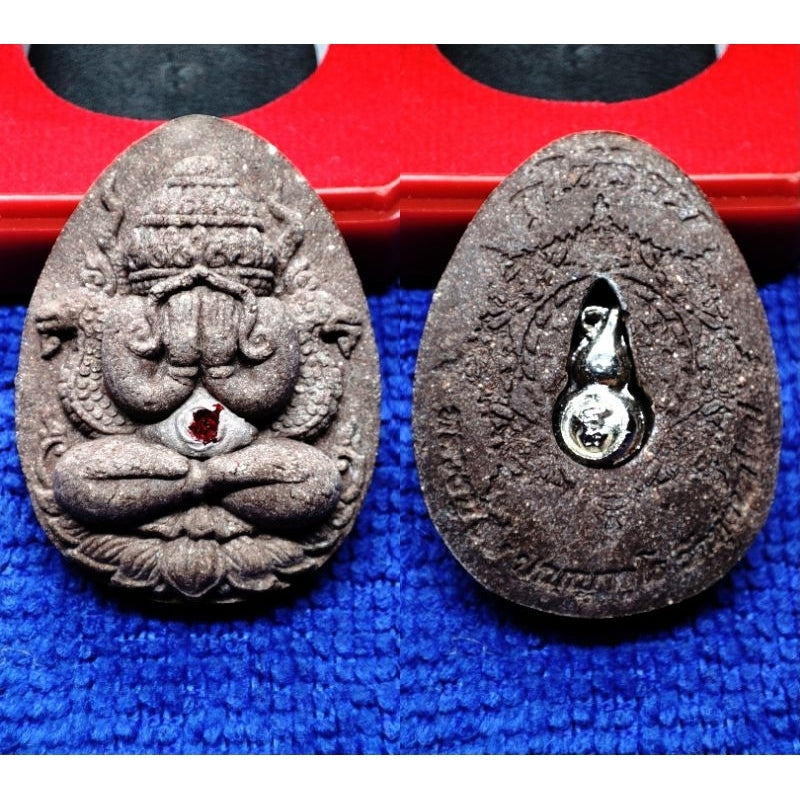 Sacred Phra Pidta Phang Phra Kan Powder Amulet Unlock Ultimate Wealth & Protection 5