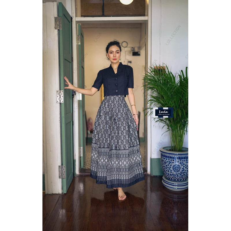 Must-Have Collar Short Sleeve Top &amp; Royal Request Print Pleated Skirt Set – Terracotta Orange, Black, Purple &amp; Green | Traditional Thai Cotton Outfit for Women One-Sake.com ดำ / L ดำ / S ดำ / M ดำ / S-ดำ / M-ดำ / L-ดำ / XL-ส้มอิฐ / S-ส้มอิฐ / M-ส้มอิฐ / L-ส้มอิฐ / XL-เขียว / S-เขียว / M-เขียว / L-เขียว / XL-ม่วง / S-ม่วง / M-ม่วง / L-ม่วง / XL-แดง / S-แดง / M-แดง / L-แดง / XL-กรม / S-กรม / M-กรม / L-กรม / XL-