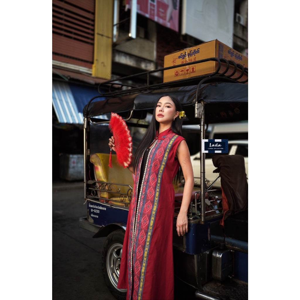 New Long Woven Jacket with Brick Pattern – 50 Inch Length | M &amp; XL Sizes for Women One-Sake.com ดำ / อก32-36 แดง / อก32-36 แดง / อก38-40 แดง / อก32-36-แดง / อก38-40-ดำ / อก32-36-ดำ / อก38-40-