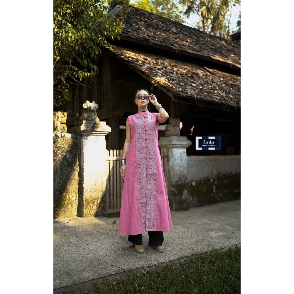 New Long Pink Pikul Flower Print Wrap Coat – Traditional Lanna Cotton Fabric | 2 Sizes for Women (32–40” Bust) One-Sake.com ชมพู / อก32-36 ชมพู / อก38-40 ชมพู / อก32-36-ชมพู / อก38-40-
