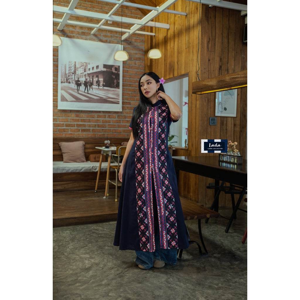 New Hmong Zigzag Pattern Long Cotton Wrap Coat – Handwoven Fabric in M &amp; XL Sizes | Traditional Thai Ethnic Outfit for Women One-Sake.com อก32-36 อก38-40 อก32-36-อก38-40-