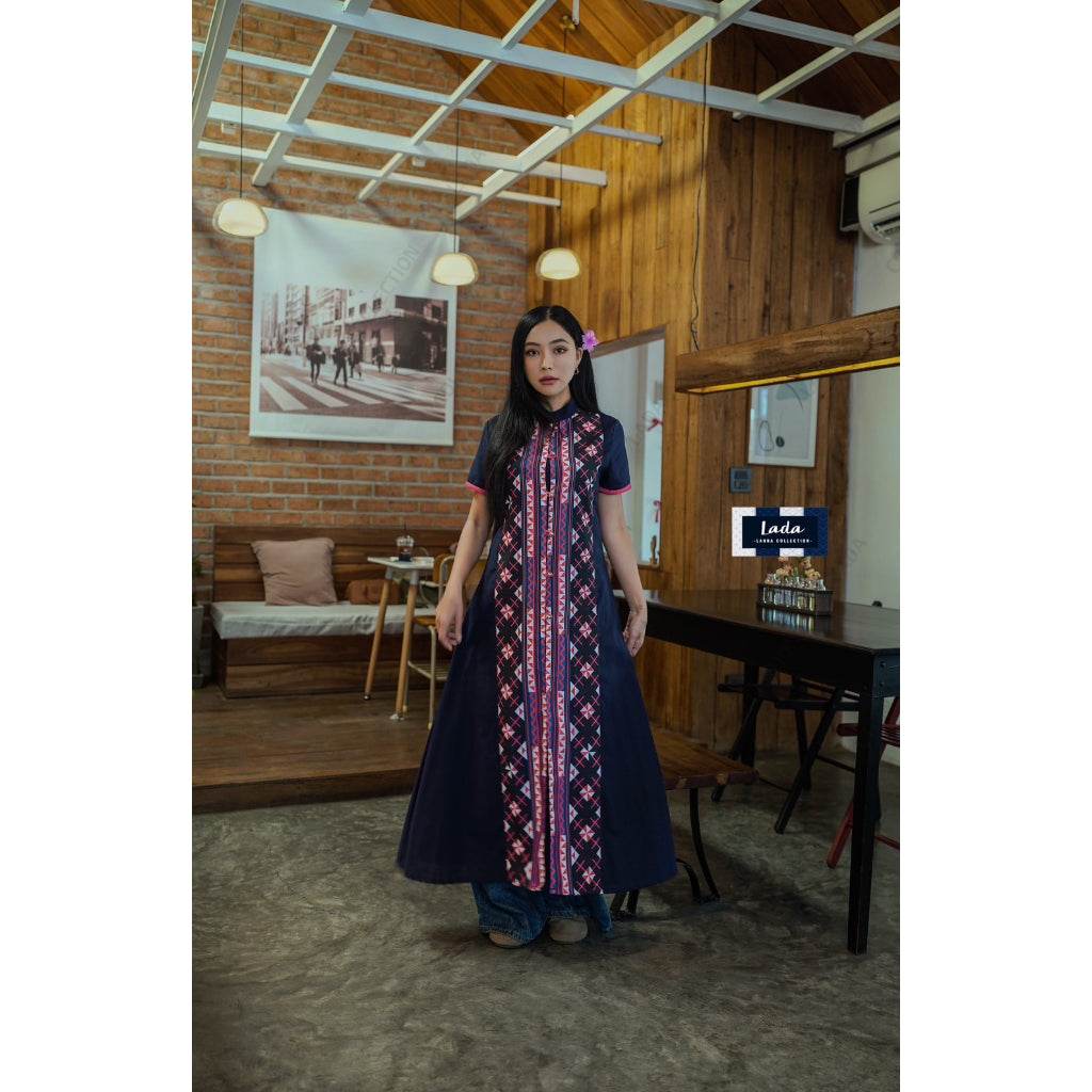 New Hmong Zigzag Pattern Long Cotton Wrap Coat – Handwoven Fabric in M &amp; XL Sizes | Traditional Thai Ethnic Outfit for Women One-Sake.com อก32-36 อก38-40 อก32-36-อก38-40-